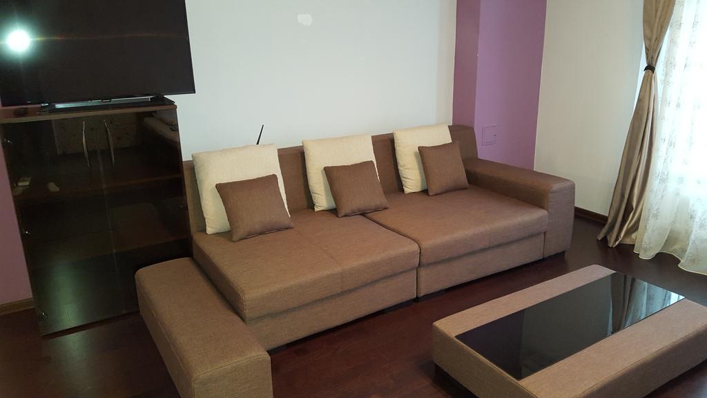 Sunlight Studio Apartment Oradea Extérieur photo