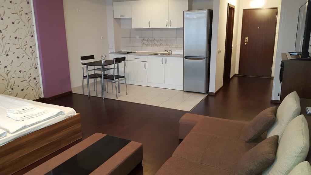 Sunlight Studio Apartment Oradea Extérieur photo