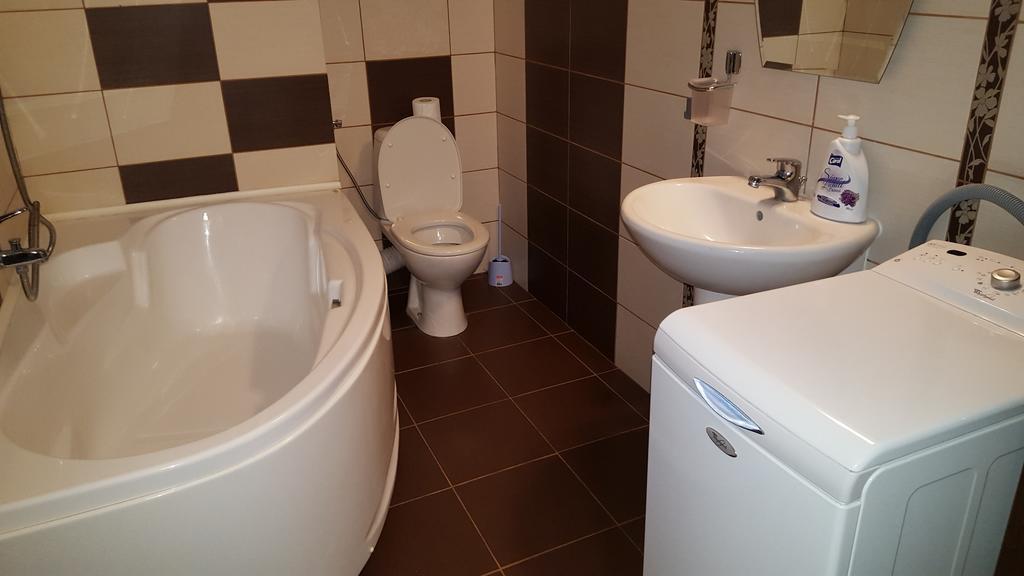 Sunlight Studio Apartment Oradea Extérieur photo
