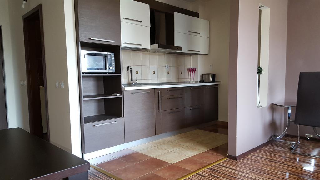 Sunlight Studio Apartment Oradea Extérieur photo