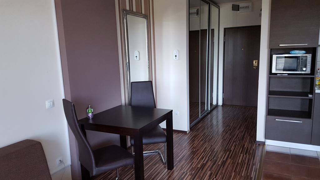 Sunlight Studio Apartment Oradea Extérieur photo